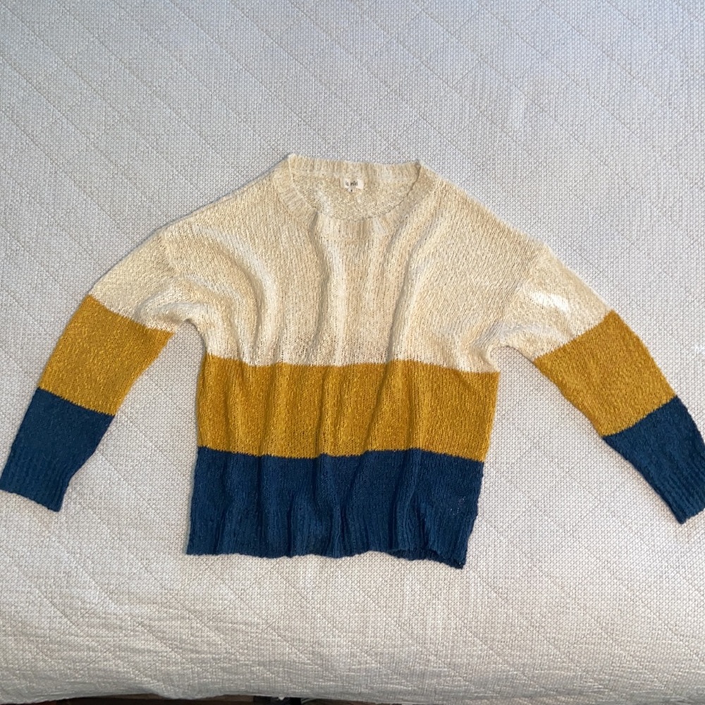 LA MIEL sweater size small